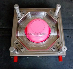 small plastic basin 01